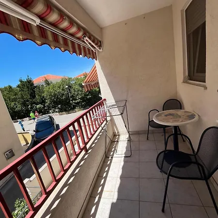 Daire Beach Apartment Makarska *