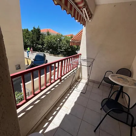 Daire Beach Apartment Makarska