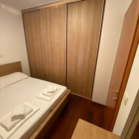 Апартаменти Beach Apartment Makarska *